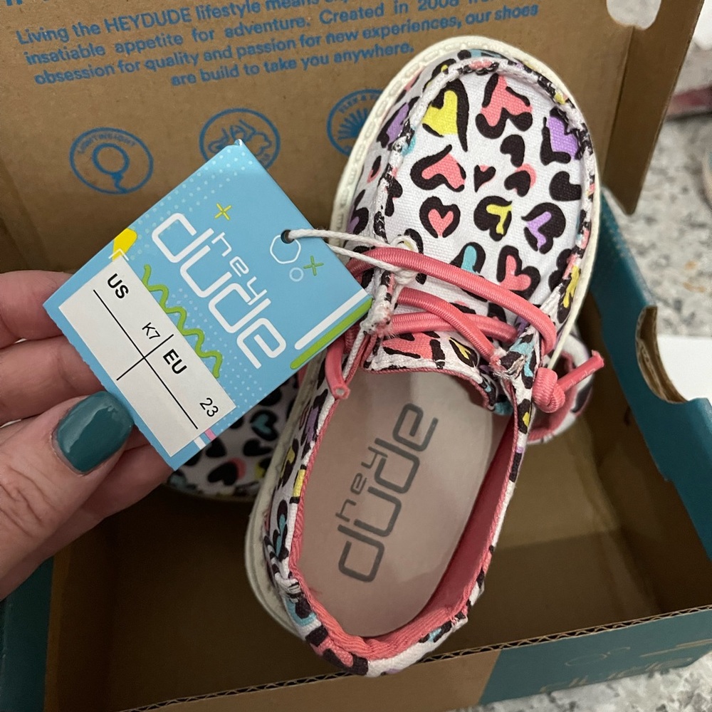 Kids size 7 Hey Dudes